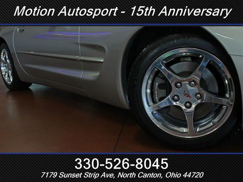 Used 2004 Chevrolet Corvette Convertible w/ Preferred Equipment Group RWD image 43