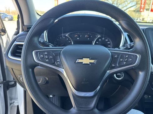 Used 2022 Chevrolet Equinox LT image 16