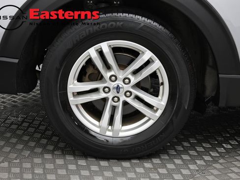 Used 2023 Ford Explorer XLT RWD image 28