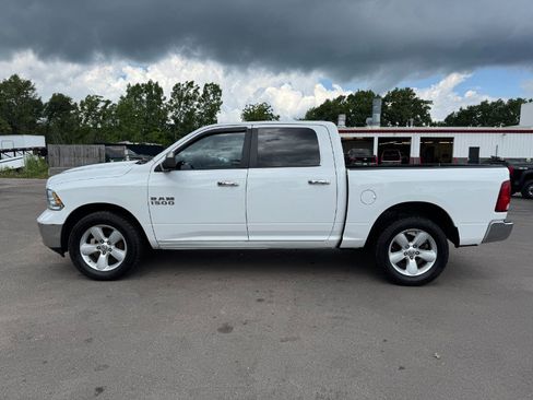 Used 2016 RAM 1500 Classic SLT w/ Luxury Group AWD/4WD image 2