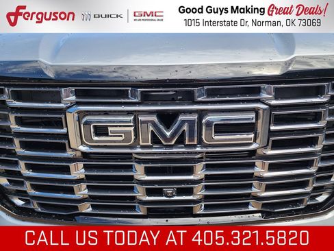 New 2026 GMC Yukon Denali Ultimate AWD/4WD image 9