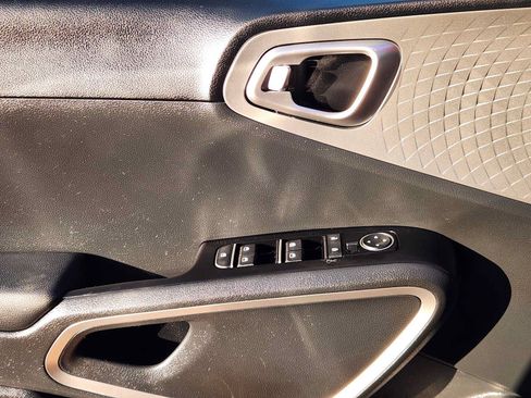 Used 2023 Kia Soul S FWD image 22