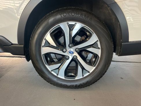 Used 2020 Subaru Outback Limited AWD/4WD image 5