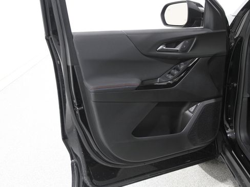 Certified 2025 Chevrolet Equinox RS image 4