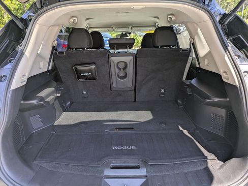 Used 2019 Nissan Rogue S w/ Special Edition Package FWD image 13