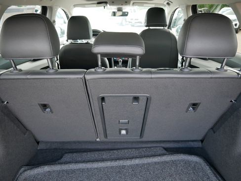 New 2025 Volkswagen Taos SEL image 4