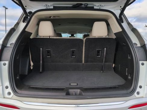 Used 2022 Buick Enclave Essence w/ Sound and Sites Package image 24