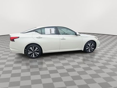 Used 2019 Nissan Altima 2.5 SV image 9