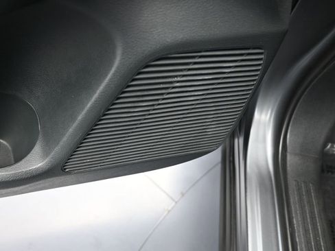 Used 2025 Nissan Kicks SV image 14