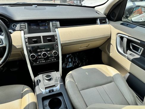 Used 2018 Land Rover Discovery Sport HSE image 15