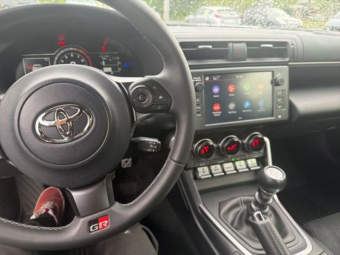 Used 2025 Toyota GR86 Premium w/ Performance Package RWD image 16