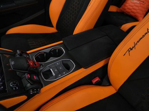 Used 2023 Lamborghini Urus Performante AWD/4WD image 26