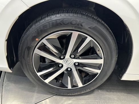 Used 2023 Honda Civic LX image 9