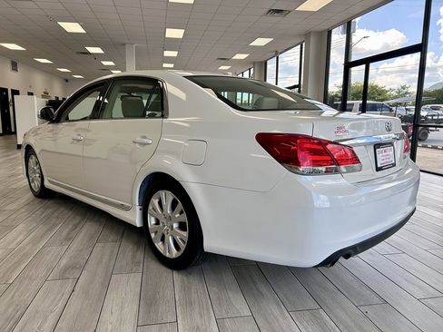 Used 2011 Toyota Avalon FWD image 7