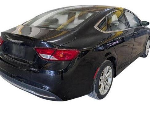Used 2016 Chrysler 200 Limited FWD image 5