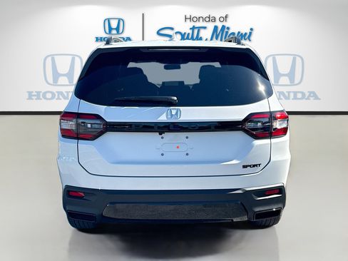 New 2026 Honda Pilot Sport image 6