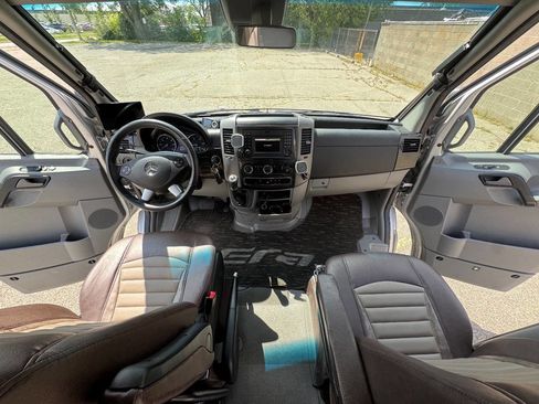 Used 2018 Mercedes-Benz Sprinter 3500 image 11