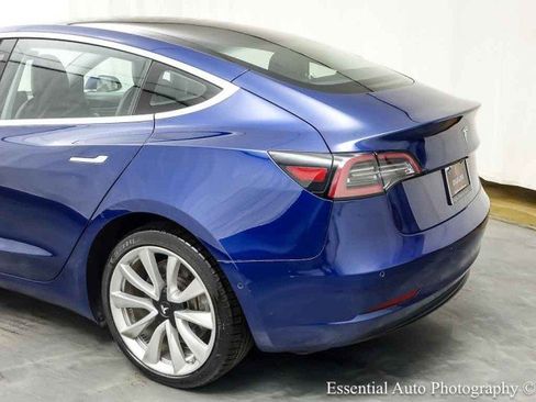 Used 2018 Tesla Model 3 Long Range RWD image 9
