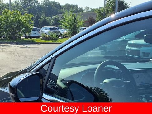 New 2025 Chrysler Pacifica Select image 25