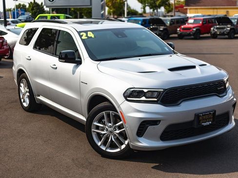 Used 2024 Dodge Durango R/T AWD/4WD image 2