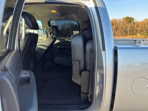 Used 2014 Chevrolet Silverado 2500 LT w/ Suspension Package, Off-Road image 18