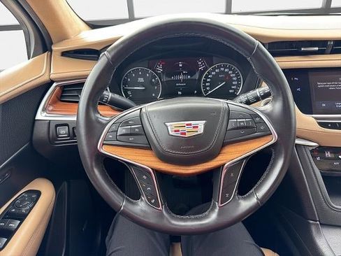 Used 2018 Cadillac XT5 Platinum w/ Driver Assist Package AWD/4WD image 25