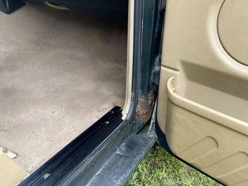 Used 1999 Land Rover Discovery SD image 27