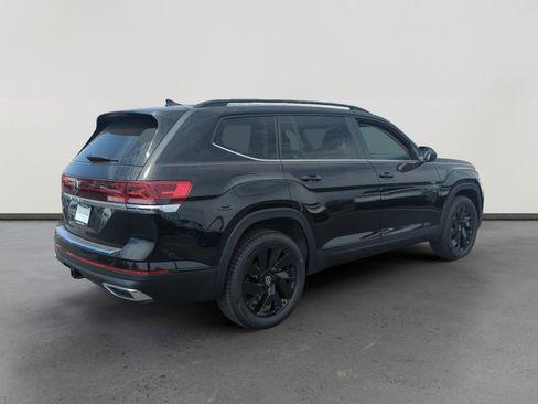 New 2026 Volkswagen Atlas SE image 5