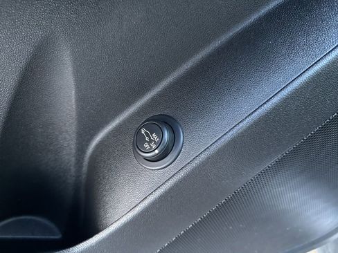 Certified 2024 Chevrolet Equinox LT image 12