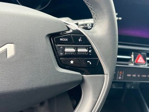 Certified 2025 Kia Niro Wind FWD image 24