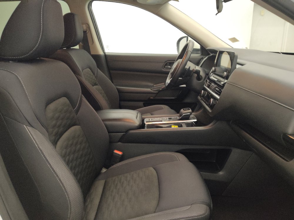 Used 2024 Nissan Pathfinder SV FWD image 21