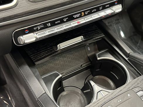 Used 2025 Mercedes-Benz GLS 450 4MATIC image 31