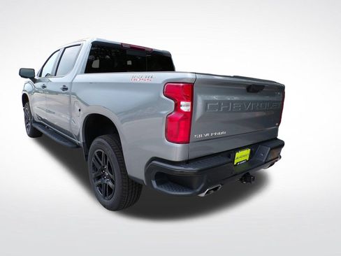 Used 2024 Chevrolet Silverado 1500 LT Trail Boss w/ Convenience Package II AWD/4WD image 4