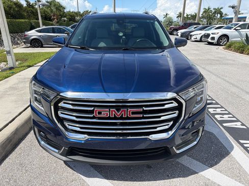 Used 2022 GMC Terrain SLT w/ Tech Package FWD image 8