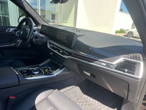 Used 2025 BMW X7 M60i AWD/4WD image 12