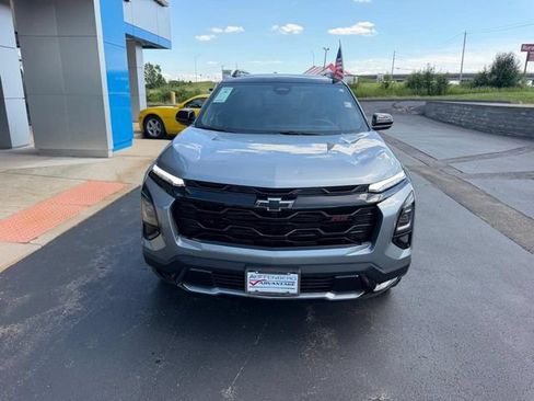 Used 2025 Chevrolet Equinox RS FWD image 3