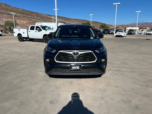 Used 2024 Toyota Highlander LE image 9