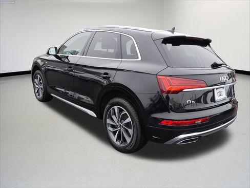 Certified 2023 Audi Q5 2.0T Premium w/ Convenience Package image 3