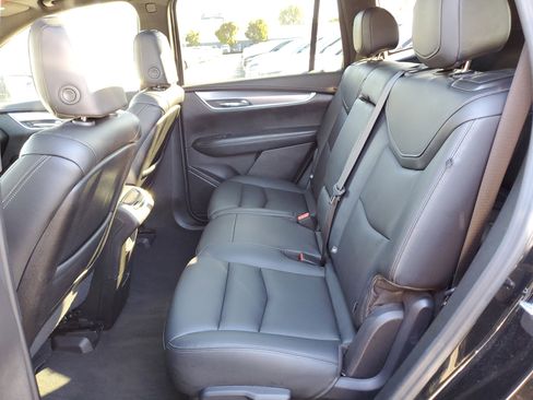 Used 2022 Cadillac XT6 Luxury image 9