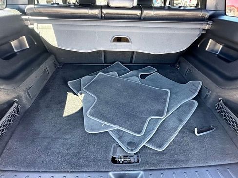 Used 2022 Mercedes-Benz GLB 250 w/ Premium Package Lite image 9