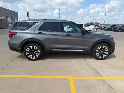 Used 2025 Ford Explorer Platinum w/ LUX Leather Package AWD/4WD image 2