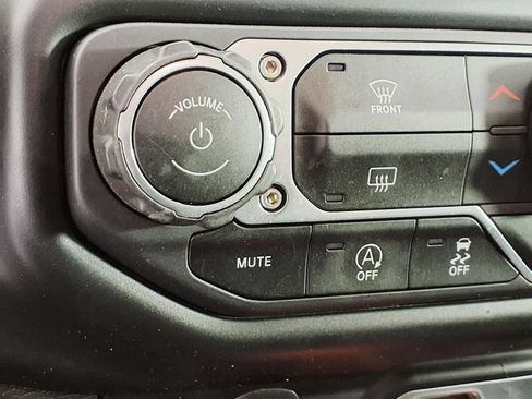 Used 2021 Jeep Gladiator Sport AWD/4WD image 20