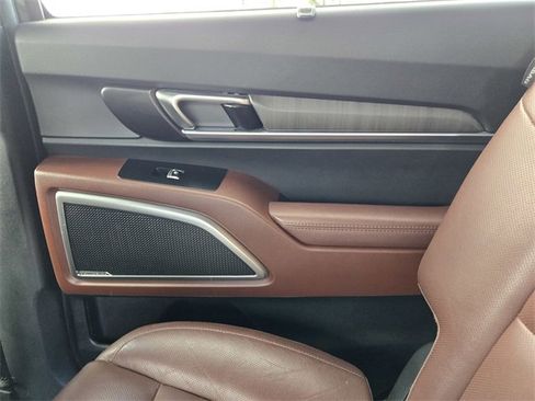 Used 2023 Kia Telluride EX w/ EX Captain's Chair Package image 14