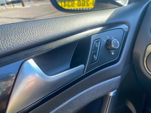 Used 2015 Volkswagen GTI SE image 11