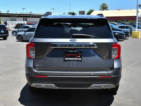 Used 2023 Ford Explorer XLT w/ Equipment Group 202A RWD image 7