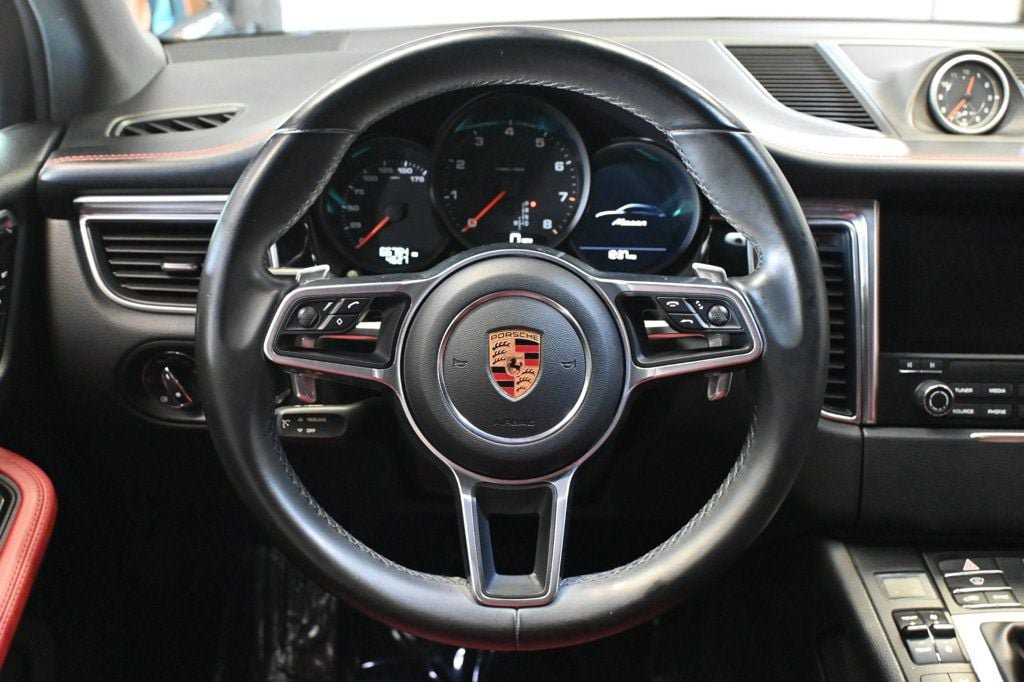 Used 2018 Porsche Macan AWD/4WD image 12