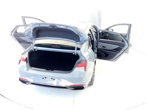 Used 2022 Hyundai Elantra Limited image 23