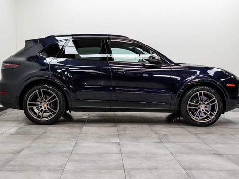Used 2021 Porsche Cayenne AWD/4WD image 10