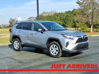 Used 2024 Toyota RAV4 LE video 1