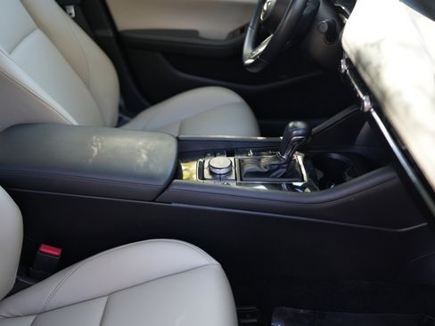 Used 2021 MAZDA MAZDA3 s image 18